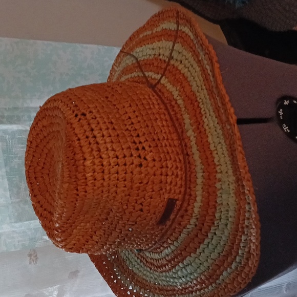 ROXY Sun Hat 🌞🦩 - Picture 4 of 8